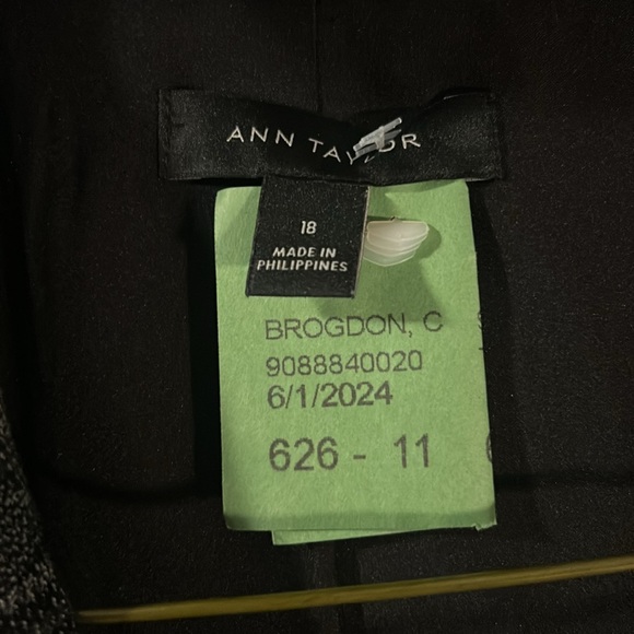 Ann Taylor Gray Plaid Modern Fit Blazer with Belt - 18 - Picture 3 of 4